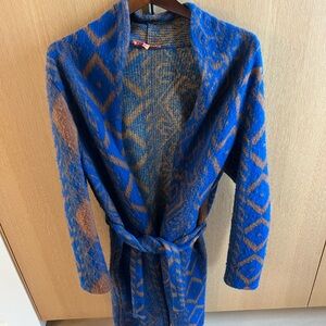 Vilagallo robe cardigan
Like new
Worn once 
Size medium